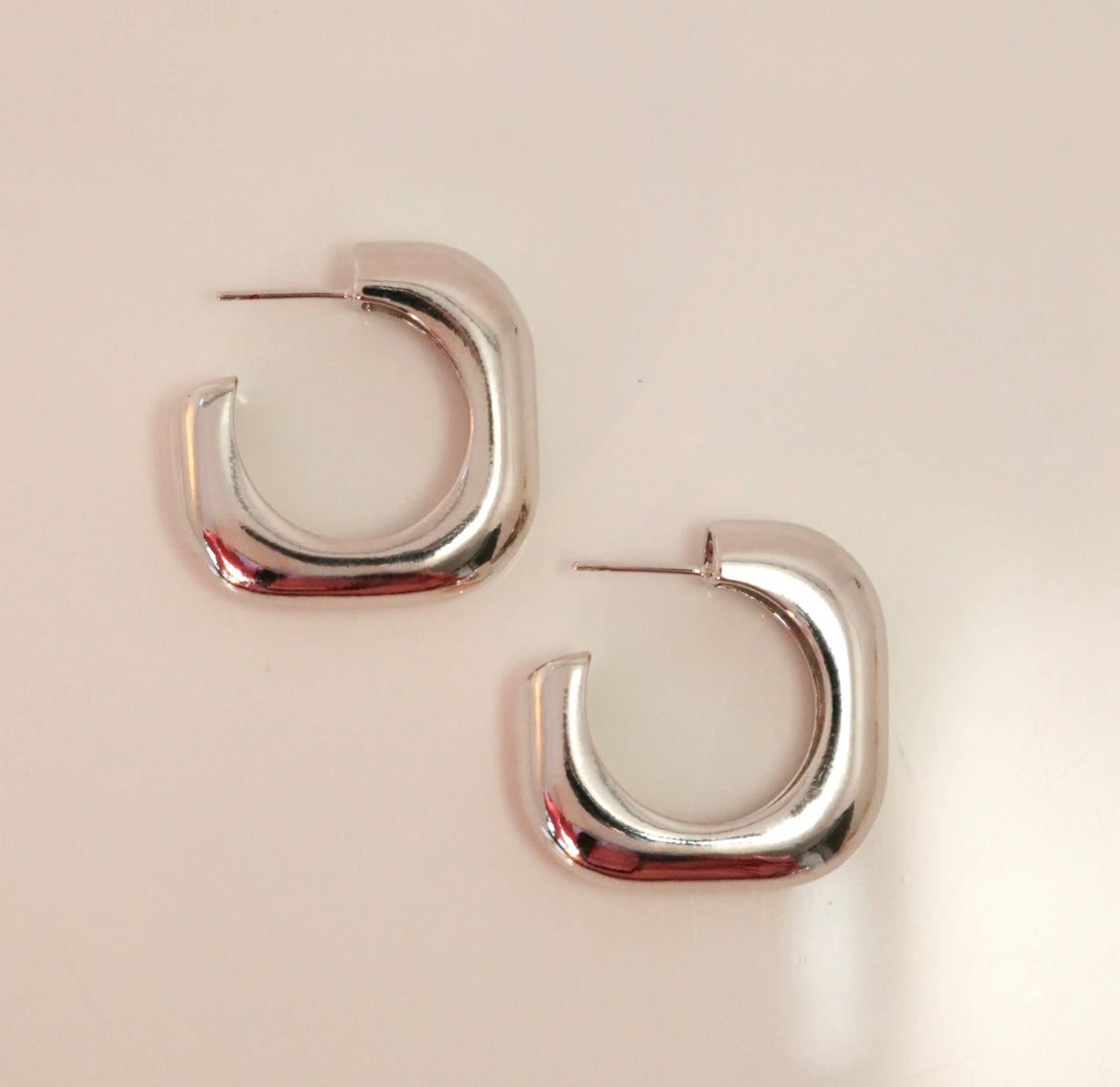 Square shaped chunky hoops