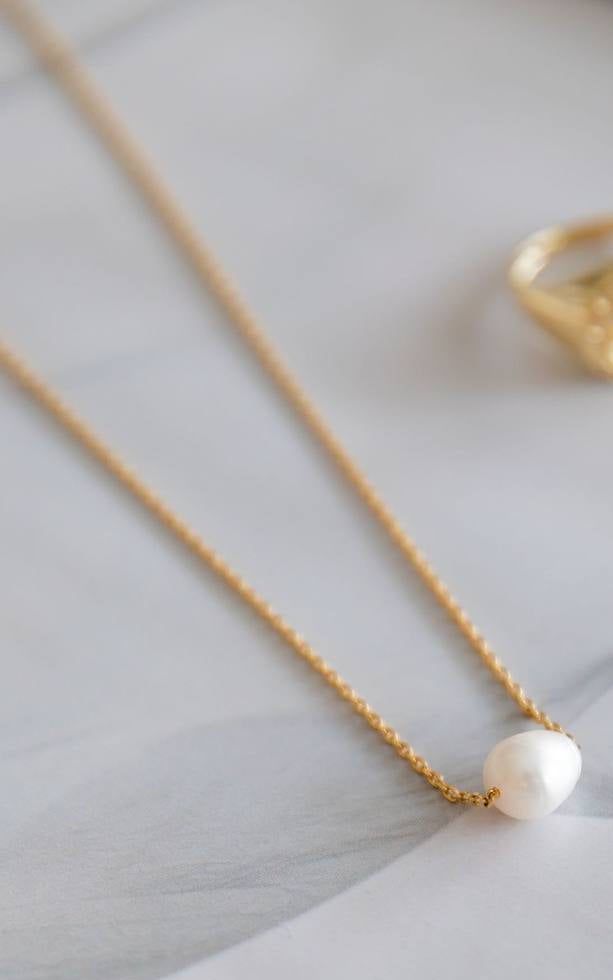 Single Natural Pearl Necklace